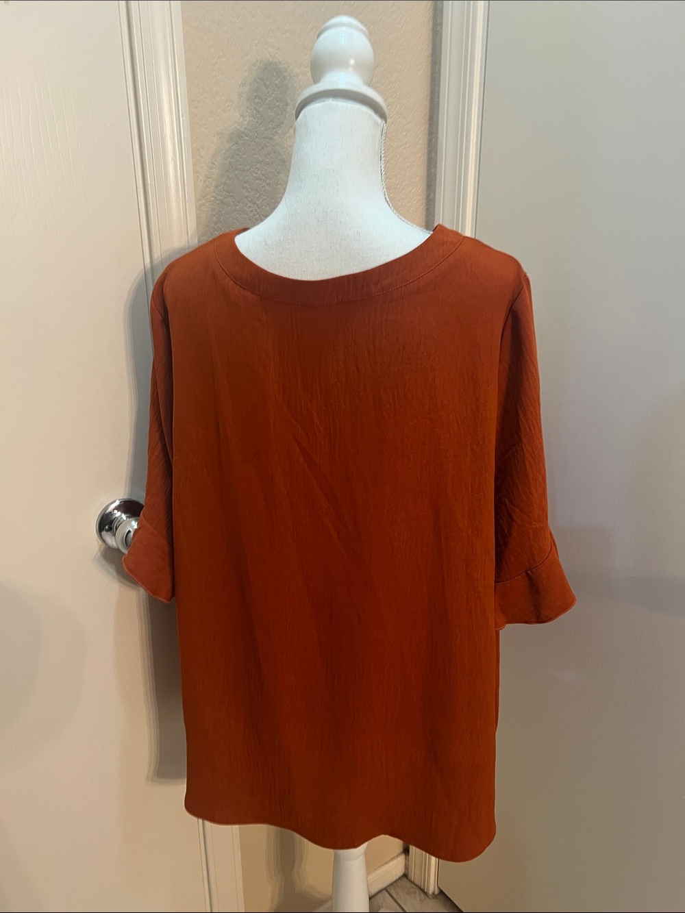 BloomChic Rust Orange Pintuck V-Neck Tunic - Picture 4 of 5